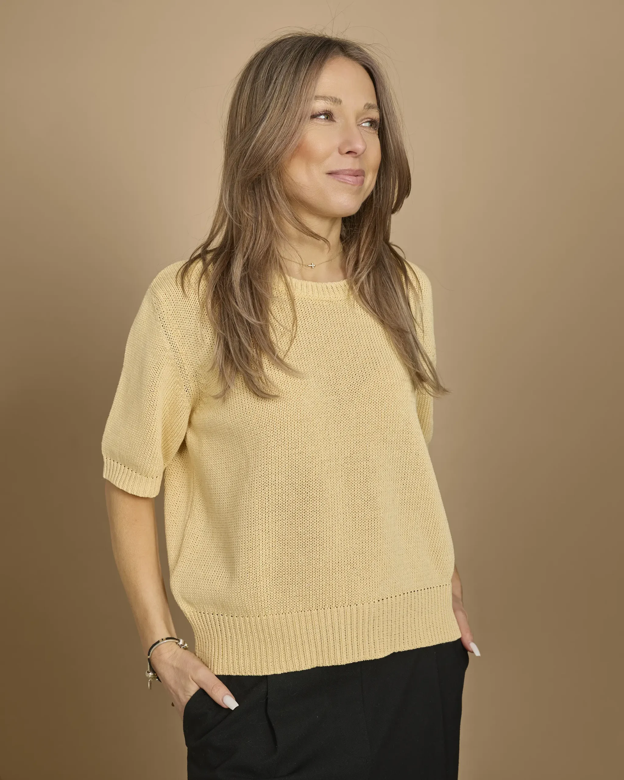 Sweter damski mango z krótkim rękawem